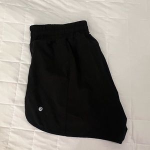 Track that 5 in - Lululemon Short